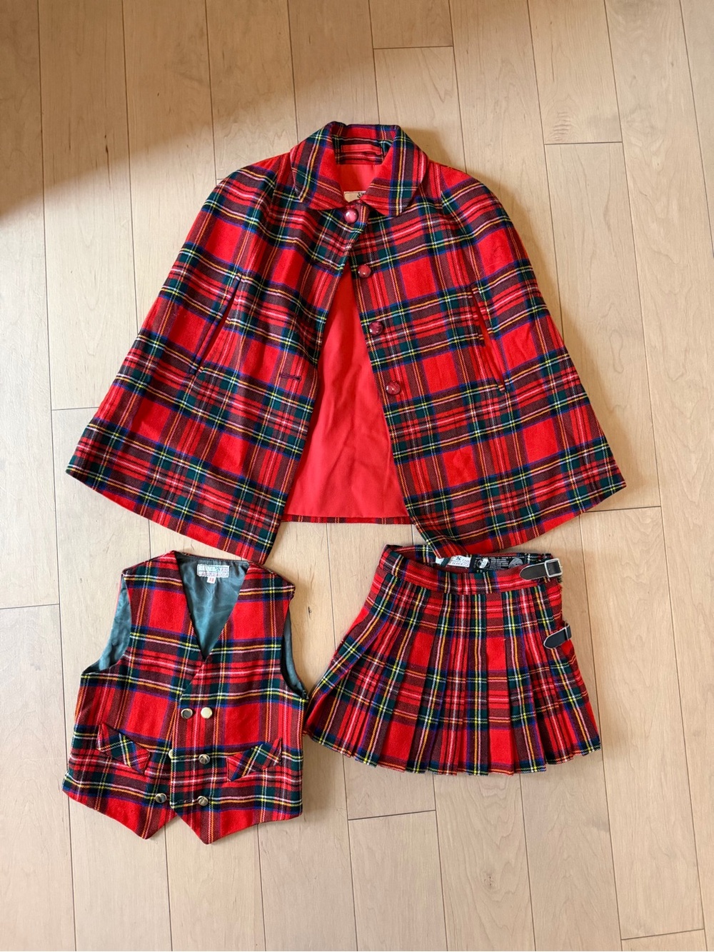 Girls' 18m Vintage Red Tartan Cape, Vest & Skirt Set - Classic Plaid